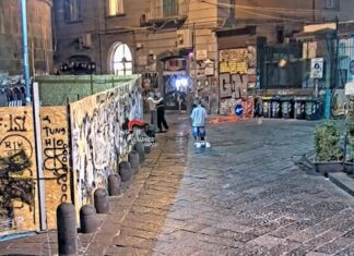 Napoli: La rapina a piazza del Gesù e la spregiudicatezza di ritornare sul luogo del delitto. Carabinieri sottopongono a fermo due ragazzi