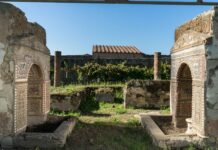 Pompei, violenza sessuale su uno studente di 17 anni: arrestato un custode degli Scavi