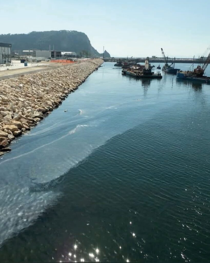 Bagnoli, allarme sui dragaggi: «Chiazze oleose e sedimenti accumulati nelle vasche»...