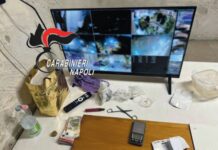 NOMI. Blitz nella piazza di spaccio, 2 arresti nelle palazzine della ‘99’ a Soccavo La droga, il denaro e il sistema di videosorveglianza sequestrati dai carabinieri