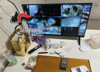 NOMI. Blitz nella piazza di spaccio, 2 arresti nelle palazzine della ‘99’ a Soccavo La droga, il denaro e il sistema di videosorveglianza sequestrati dai carabinieri