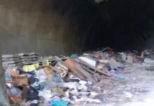 Pistola, munizioni e targhe sotto la rotonda di Arzano: rinvenute durante la bonifica in galleria Rifiuti sotto la rotonda di Arzano