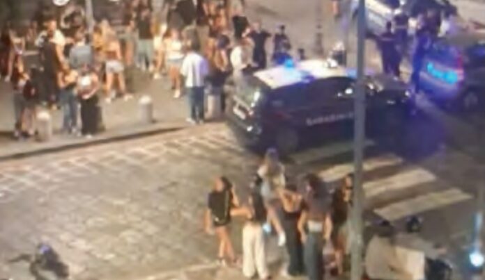 Rissa in piazza