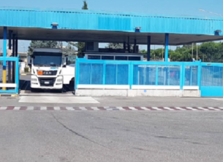 Caivano, sostanze chimiche fuoriuscite da una fabbrica di vernici: «Nessun rischio per la salute» Stabilimento di vernici a Caivano interessato dalla fuoriuscita di sostanze chimiche