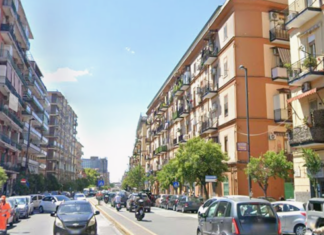 Napoli, cede il pavimento della cucina in via Arenaccia: padre e figlio precipitano al piano inferiore