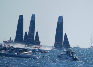 America’s Cup a Napoli, Luna Rossa resta in testa ma è show dei francesi: domani il gran finale