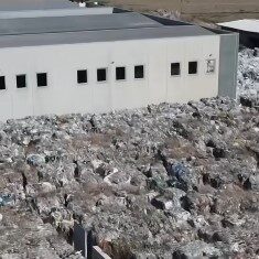 Ecoballe in un impianto di Villa Literno: riunione in prefettura Rifiuti a Villa Literno
