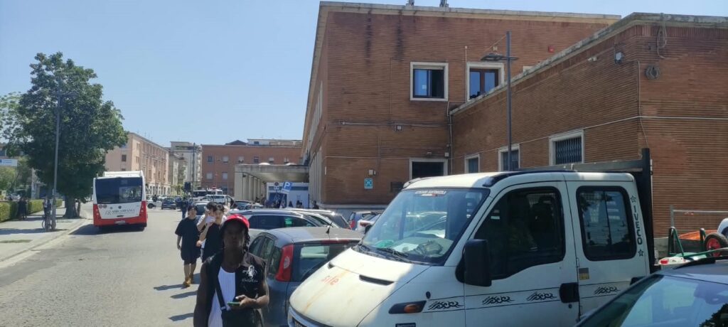 Caserta, il terminal dei bus da 44 milioni di euro non decolla ed è il caos in v