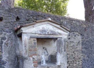 Scavi di Pompei, 17enne di Padova violentato nella ‘Casa dei Giardini di Ercole’. Arrestato il custode La Casa del Giardino di Ercole, il luogo dove si sarebbe consumata la violenza sessuale