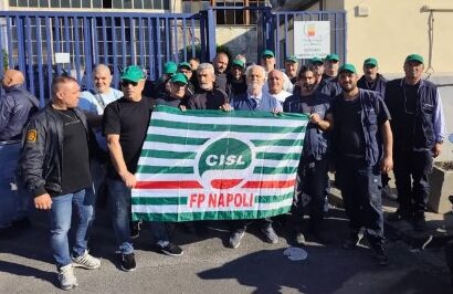 Lavoratori al cimitero Lavoratori al cimitero