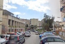 Colpi di pistola nel bunker dei Troncone: due uomini in scooter hanno seminato il panico nell’isolato a Fuorigrotta Via Cupa Canzanella Vecchia