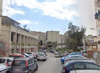 Colpi di pistola nel bunker dei Troncone: due uomini in scooter hanno seminato il panico nell’isolato a Fuorigrotta Via Cupa Canzanella Vecchia