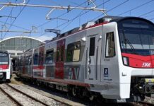 Operaio folgorato sulla Circumvesuviana a S. Giorgio a Cremano: violenta scarica elettrica Treno EAV della Circumvesuviana