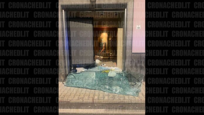 La farmacia Della Corte in corso Vittorio Emanuele a Frignano