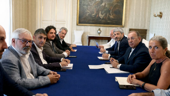 Riunione in Prefettura a Napoli con Raffaele Fico