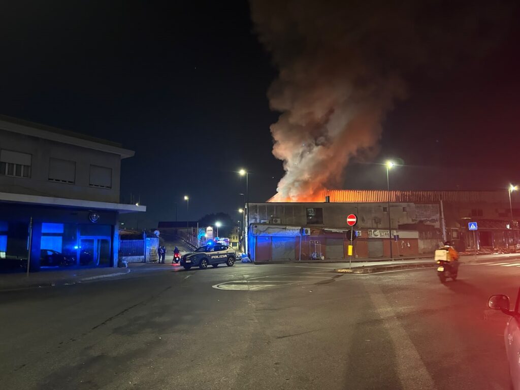Secondo incendio all’ex Bar Vittoria a San Giovanni a Teduccio