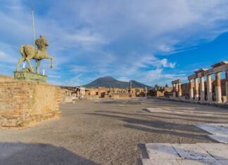Custode degli Scavi di Pompei arrestato per violenza sessuale, il racconto della giovane vittima: “Mi toccava e io ero paralizzato”