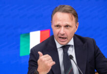 Fondi per la meccanizzazione del settore agricolo, Federacma gela Lollobrigida: “Risorse insufficienti” Francesco Lollobrigida Ministro dell’agricoltura e sovranità alimentare durante la conferenza stampa dopo il Consiglio dei Ministri tenutosi a Palazzo Chigi a Roma, Giovedì 22 Ottobre 2026 (foto Mauro Scrobogna / LaPresse) Francesco Lollobrigida Minister of Agriculture and Food Sovereignty during the press conference after the Council of Ministers held at Palazzo Chigi in Rome, Thursday October 22 2026 (foto Mauro Scrobogna / LaPresse)