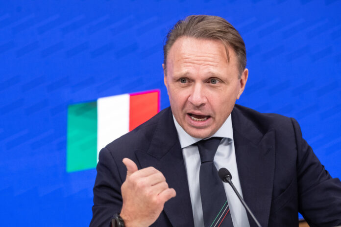 Francesco Lollobrigida Ministro dell’agricoltura e sovranità alimentare durante la conferenza stampa dopo il Consiglio dei Ministri tenutosi a Palazzo Chigi a Roma, Giovedì 22 Ottobre 2026 (foto Mauro Scrobogna / LaPresse) Francesco Lollobrigida Minister of Agriculture and Food Sovereignty during the press conference after the Council of Ministers held at Palazzo Chigi in Rome, Thursday October 22 2026 (foto Mauro Scrobogna / LaPresse)