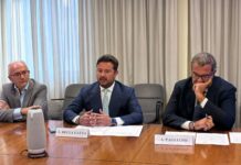 Terzo aeroporto, Confindustria attacca: “Per la Campania servono scelte chiare” Luigi Della Gatta di Confindustria_al centro del tavolo