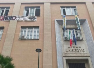 Spazi negati e lotte internazionali, i licei occupati sono già cinque a Napoli Liceo Mercalli occupato a Napoli