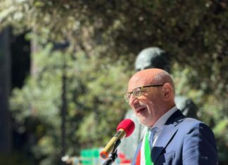 Aversa, rottura in maggioranza: Matacena lascia l’aula e salta il Consiglio sul Puc
