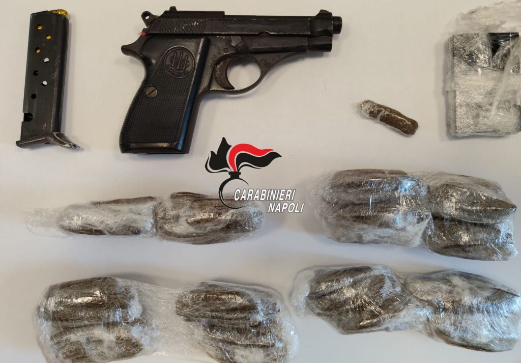 Armi e droga nel bunker dei clan al Cavone