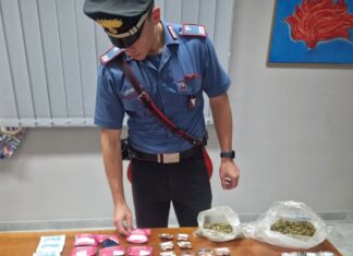 Napoli – I taxi abusivi: un tassista illegale ma anche una guida senza aver mai conseguito la patente durante i controlli dei carabinieri
