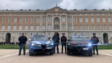 Polizia e Carabinieri alla Reggia di Caserta Polizia e Carabinieri alla Reggia di Caserta