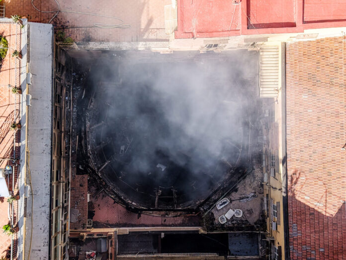 Veduta aerea della cupola del Teatro storico Sannazaro devastato da un incendio a Napoli, Italia - 17 febbraio 2026 - Cronaca - (foto di Alessandro Garofalo/LaPresse) Aerial view of the dome of the historic Sannazaro Theater devastated by a fire in Naples, Italy - February 17, 2026 - News - (photo by Alessandro Garofalo/LaPresse) Veduta aerea della cupola del Teatro storico Sannazaro devastato da un incendio a Napoli, Italia - 17 febbraio 2026 - Cronaca - (foto di Alessandro Garofalo/LaPresse) Aerial view of the dome of the historic Sannazaro Theater devastated by a fire in Naples, Italy - February 17, 2026 - News - (photo by Alessandro Garofalo/LaPresse)