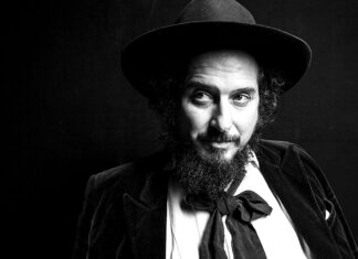 Vinicio Capossela torna a Napoli con un progetto unico: con Pierpaolo Capovilla sul palco dell’Augusteo Vinicio Capossela