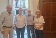 Gli invisibili del Sannazaro: “Qui dentro c’è l’inferno e ci chiedono di pagare Imu e Tari, chiediamo di essere ascoltati”