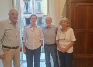Gli invisibili del Sannazaro: “Qui dentro c’è l’inferno e ci chiedono di pagare Imu e Tari, vogliamo essere ascoltati”