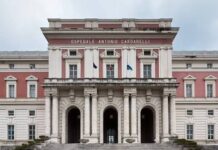 Uomo accoltellato al volto e al torace in uno stabile abbandonato: arrestato 68enne L'ospedale Cardarelli