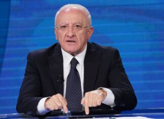 Tensione tra Pd e A Testa Alta. “Manovra a tenaglia” per escludere Vincenzo De Luca dal campo largo Vincenzo De Luca