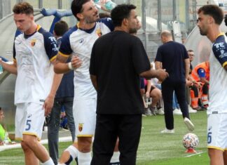 Casertana, esonerato Espinal: è ufficiale Esonerato l'allenatore Vinicio Espinal