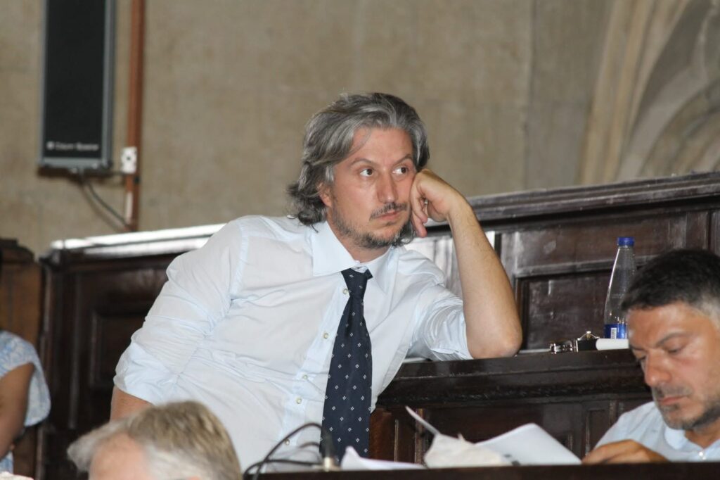 Comune, aria tesa per il flop del numero legale