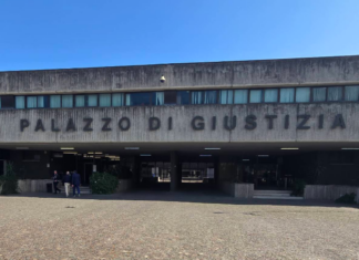 TUTTI I NOMI. Truffe con falsi operatori: 44 indagati. Telefonate-trappola, documenti e assegni falsi Palazzo di Giustizia di Foggia