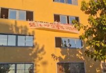 Irruzione armata al liceo occupato di Portici: persone a volto coperto forzano l’ingresso con spranghe e coltellini A Portici scuola occupata