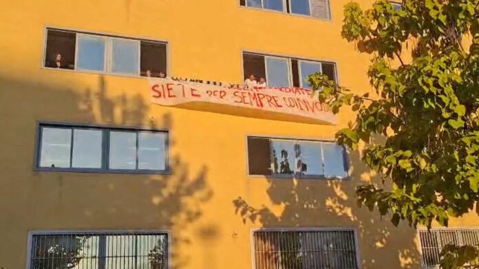 A Portici scuola occupata