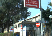 Fuorigrotta, accoltellato dopo una lite in strada: 28enne ferito alla nuca