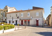 Ordigno sotto l’auto di un imprenditore a Macerata Campania. Residenti svegliati dal boato Scorcio di via Dante Alighieri a Macerata Campania