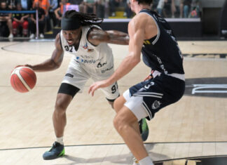 Juvecaserta, l’ultimo tiro di D’Argenzio non va: bianconeri battuti in casa dalla Fortitudo 83-81. Bene Johnson (24)