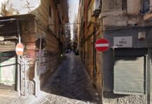 Spari nel bunker dei Mazzarella-Giuliano: commando in azione a Forcella Vicoletto Zuroli