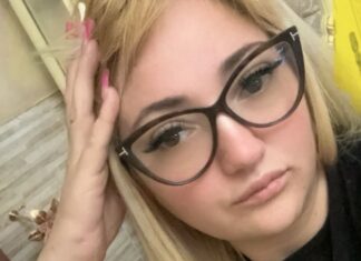 FOTO – Melito, 44 involucri di cocaina in casa: arrestata una 41enne. Altra droga nel vano condominiale
